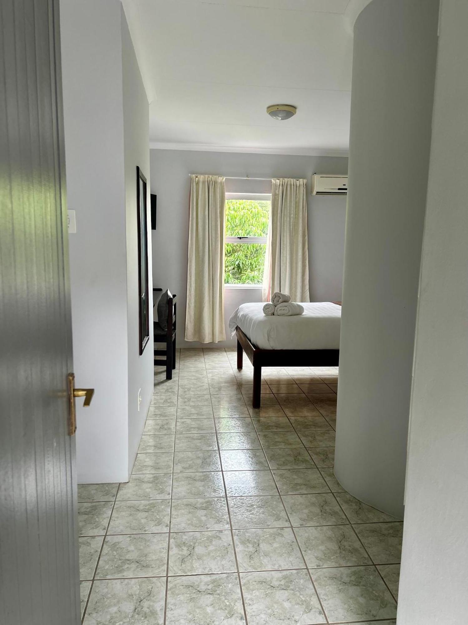 منزيني Skyfly Bed & Breakfast المظهر الخارجي الصورة