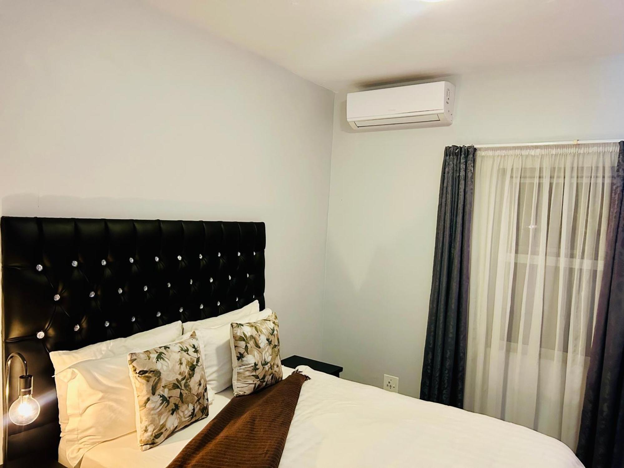 منزيني Skyfly Bed & Breakfast المظهر الخارجي الصورة