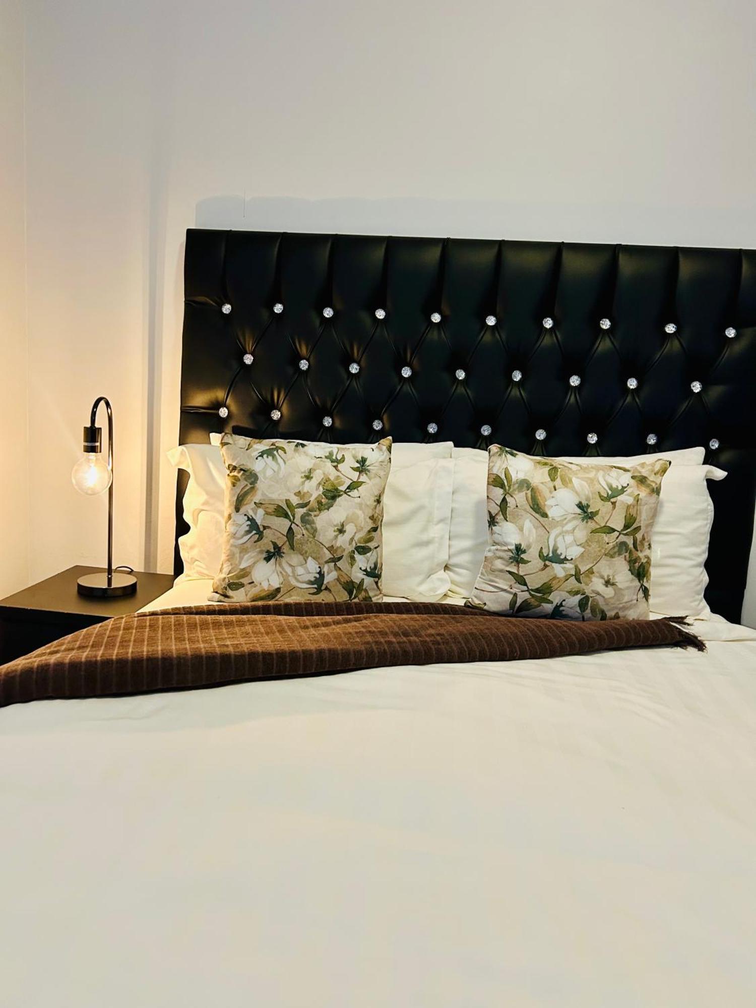 منزيني Skyfly Bed & Breakfast المظهر الخارجي الصورة