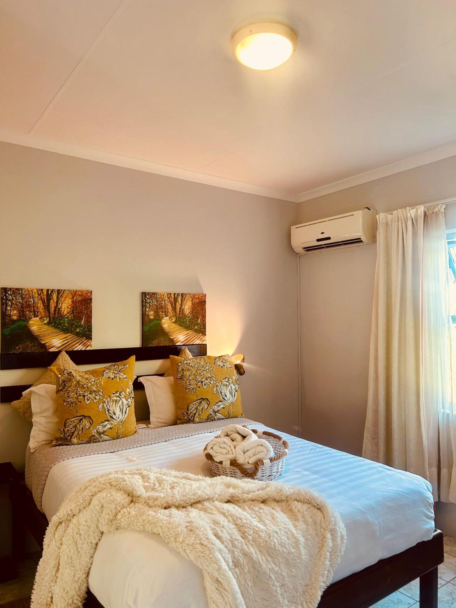 منزيني Skyfly Bed & Breakfast المظهر الخارجي الصورة