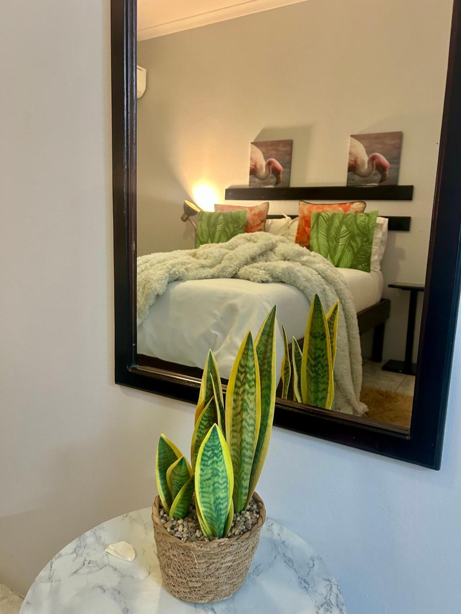 منزيني Skyfly Bed & Breakfast المظهر الخارجي الصورة