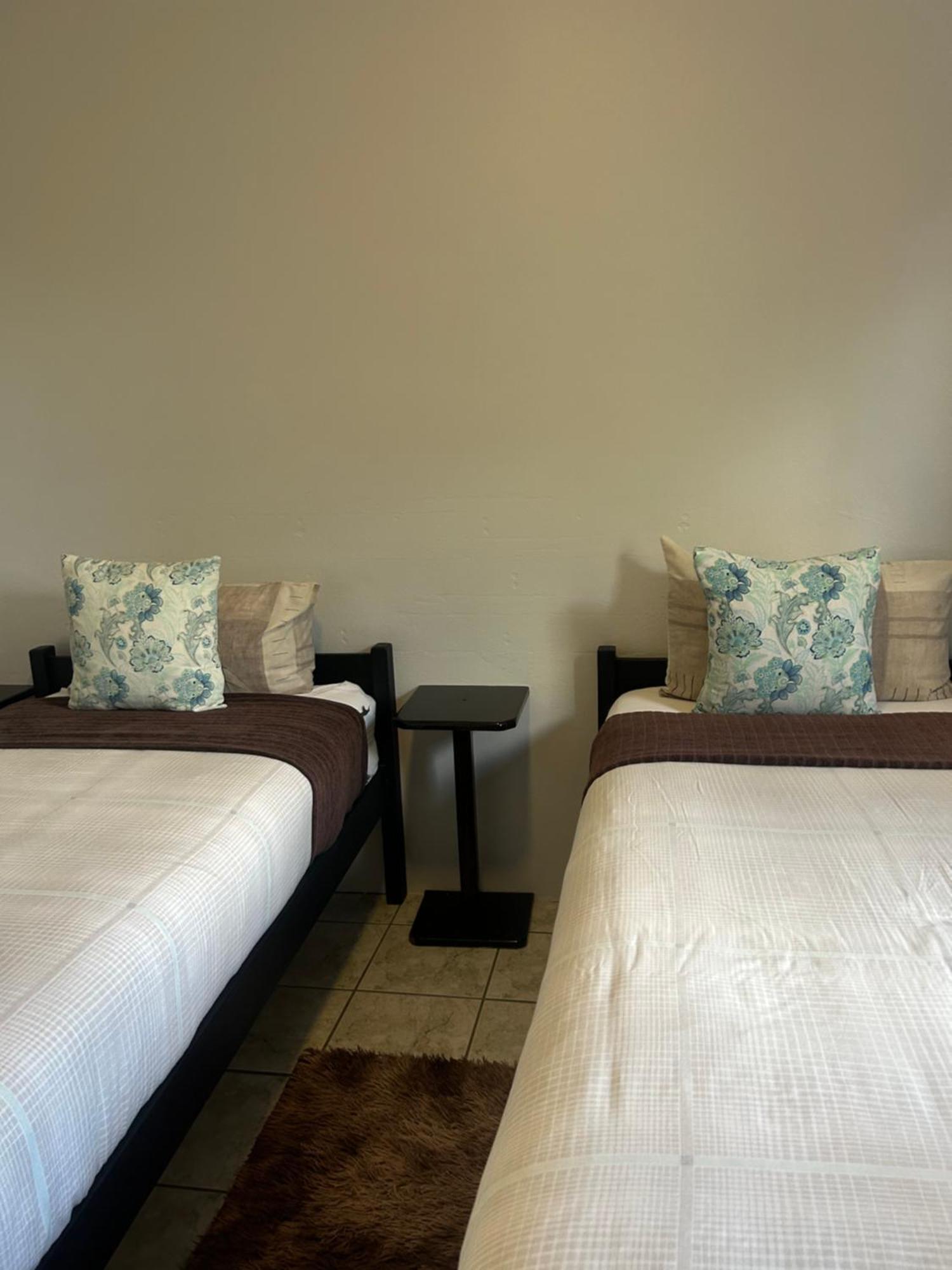 منزيني Skyfly Bed & Breakfast المظهر الخارجي الصورة