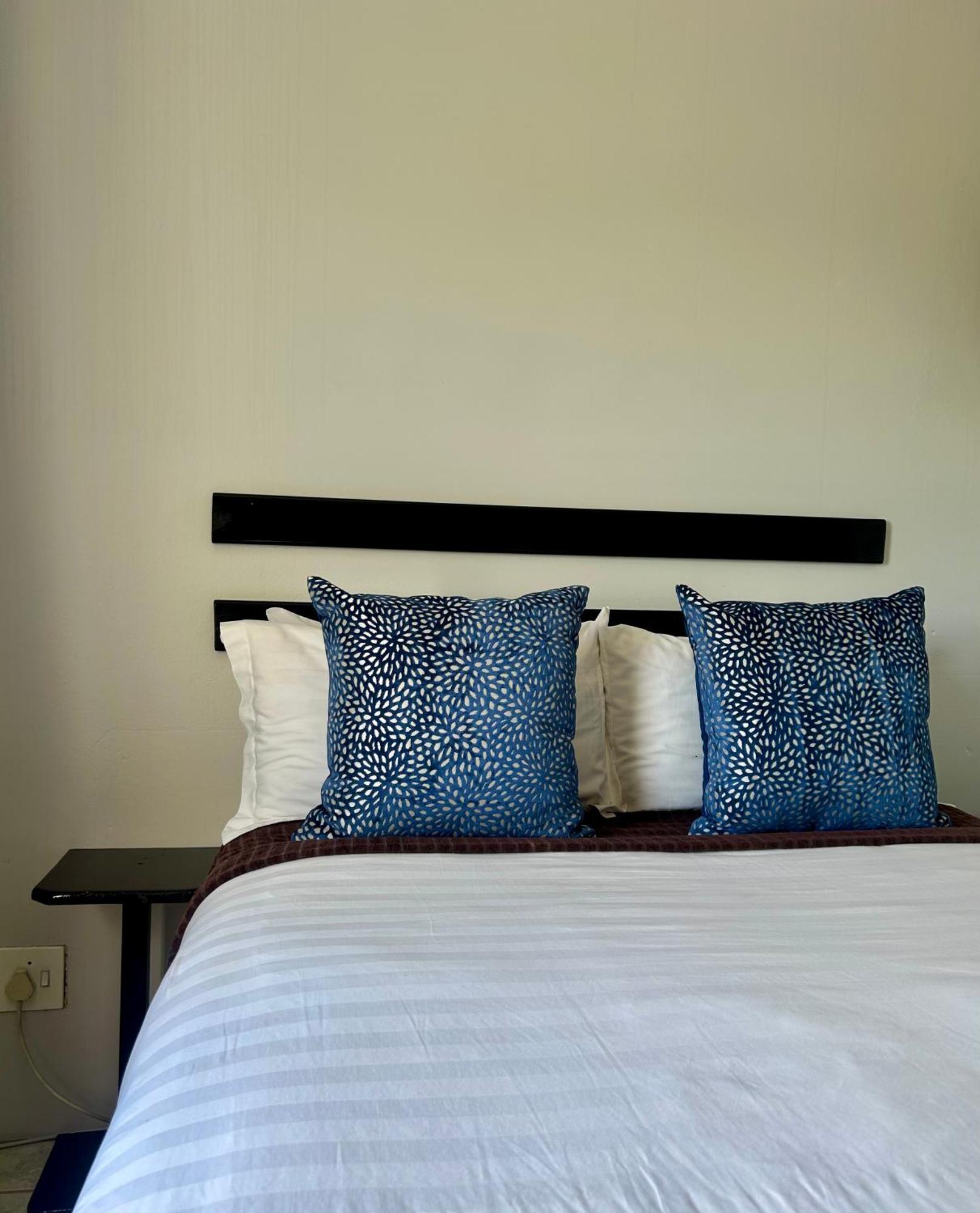 منزيني Skyfly Bed & Breakfast المظهر الخارجي الصورة