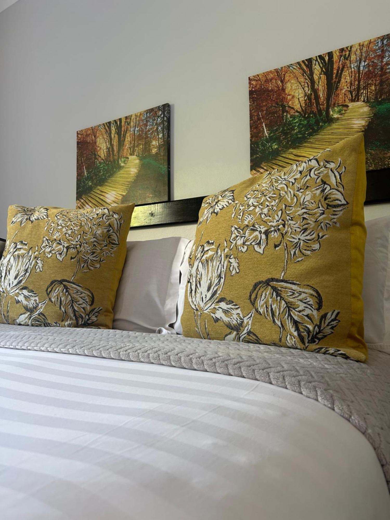منزيني Skyfly Bed & Breakfast المظهر الخارجي الصورة