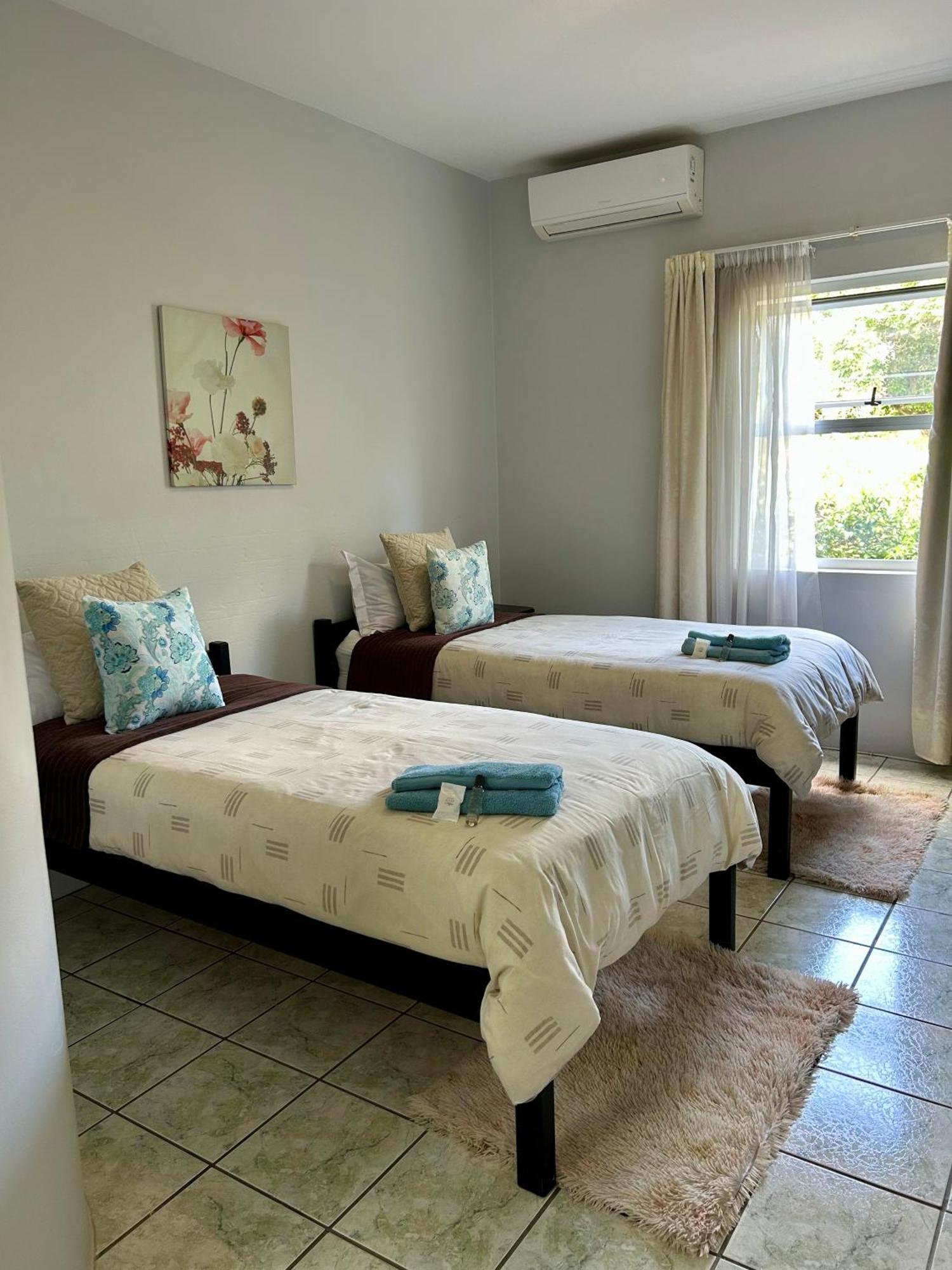 منزيني Skyfly Bed & Breakfast المظهر الخارجي الصورة