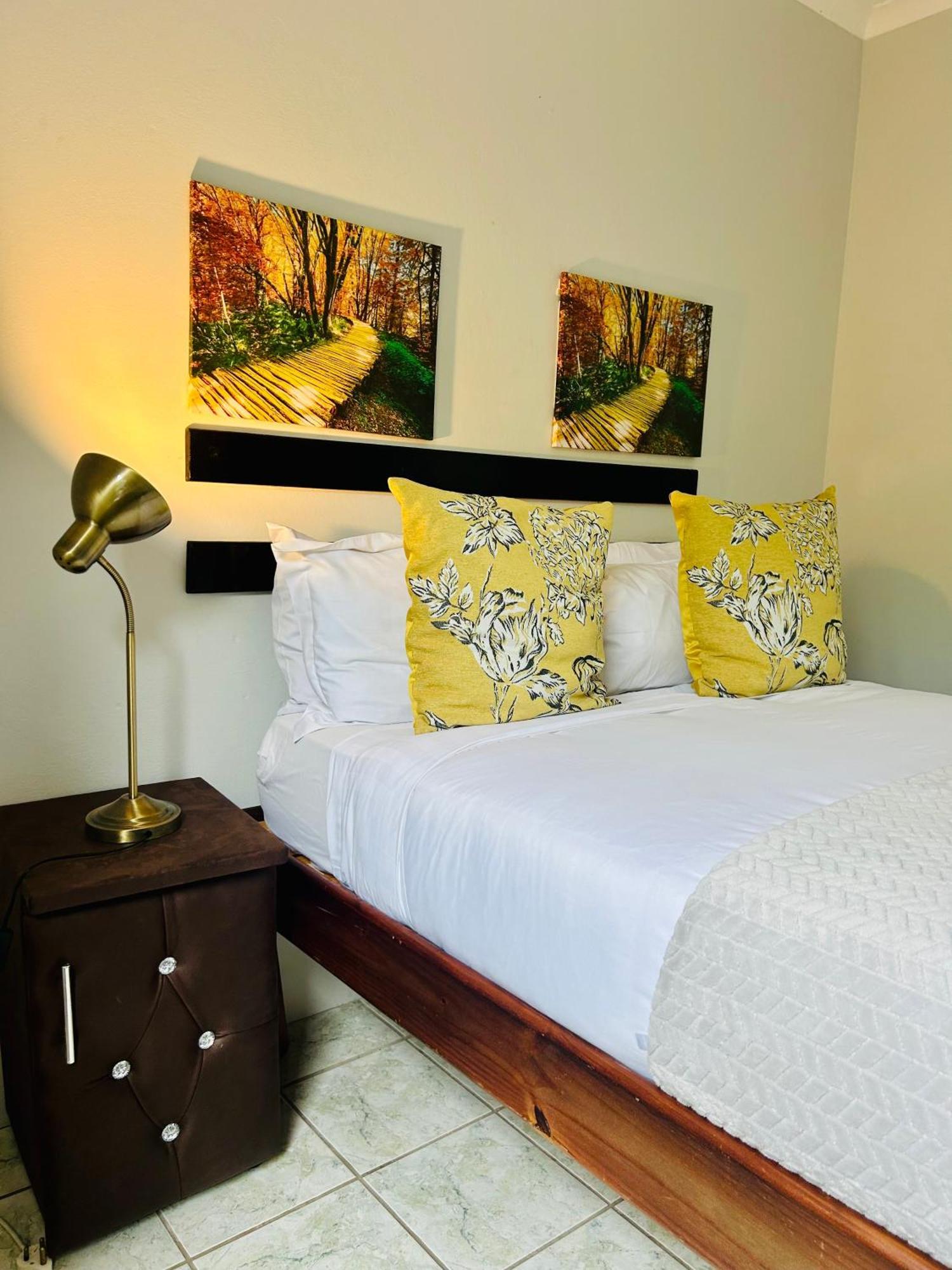 منزيني Skyfly Bed & Breakfast المظهر الخارجي الصورة